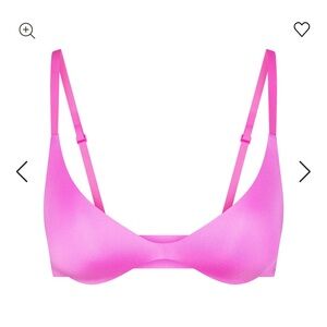 SKIMS Wireless Form Super Push Up Bra